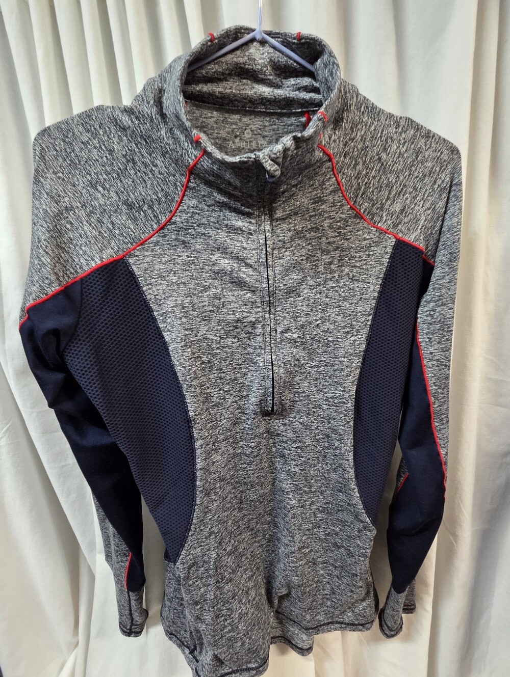 Athleta Gray Marled Performance Top